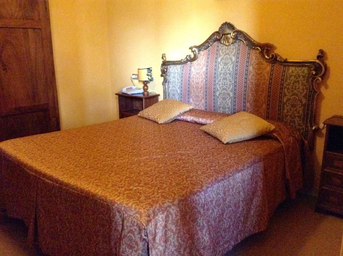 Albergo Ristorante Da Carlino Кастельнуово-ді-Гарфаньяна Номер фото