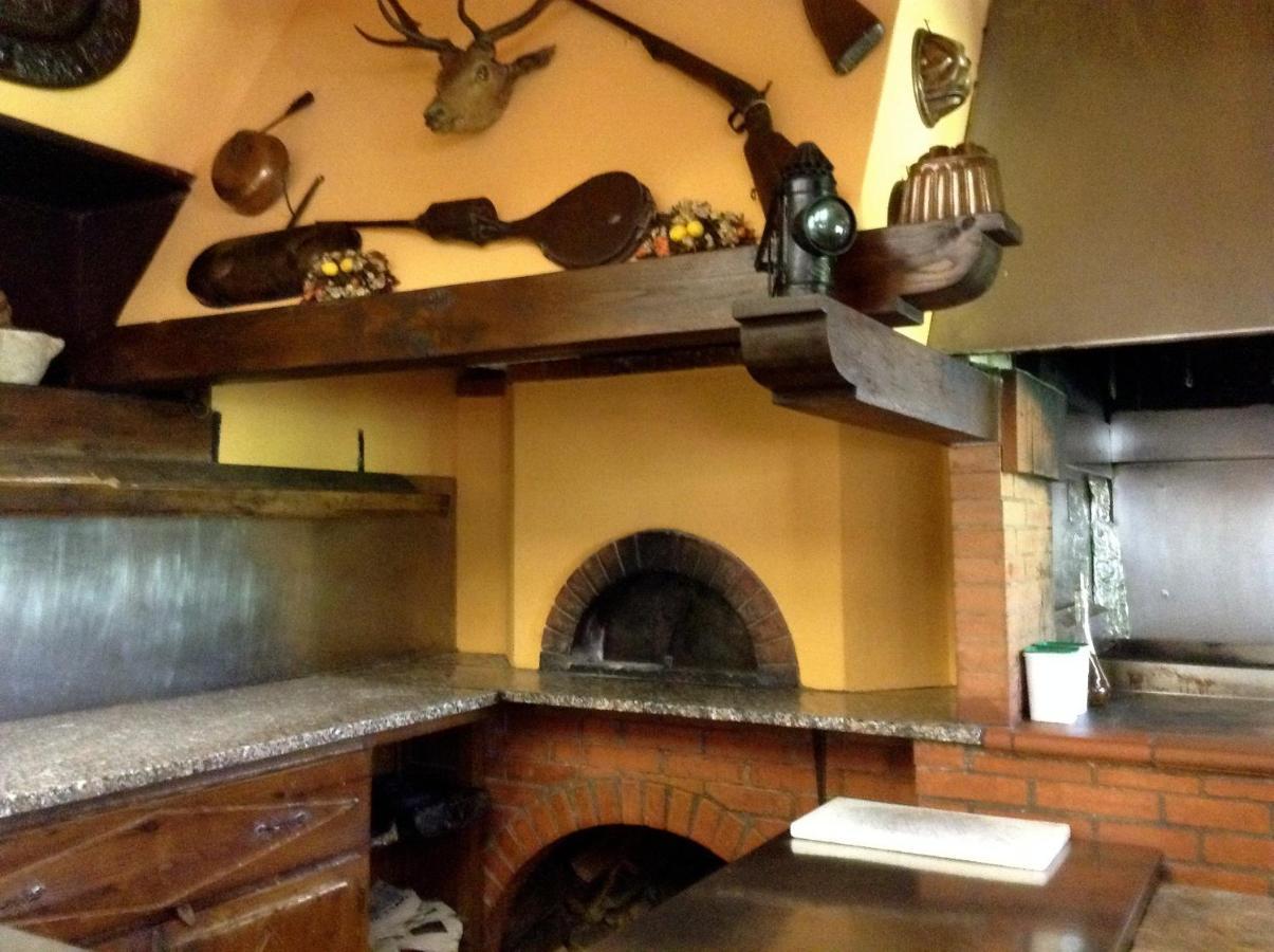Albergo Ristorante Da Carlino Кастельнуово-ді-Гарфаньяна Екстер'єр фото